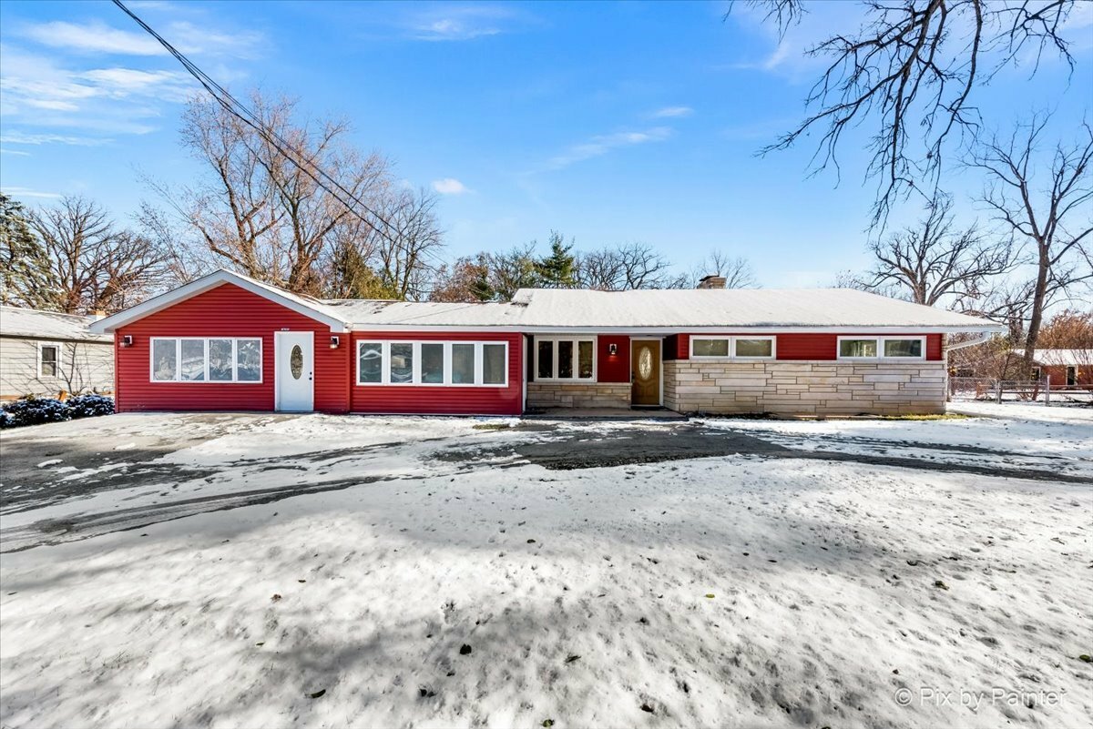 Property Photo: 1N285 Ridgeland Avenue IL 60185