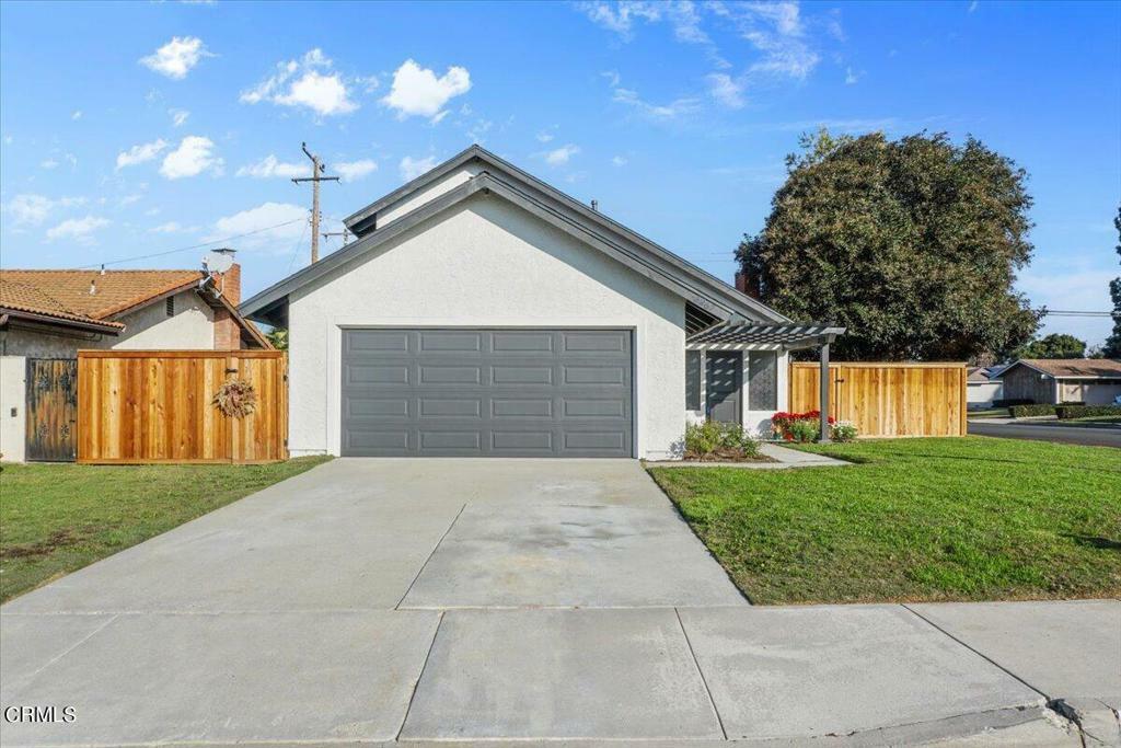 Property Photo:  2267 Ascot Place  CA 93010 