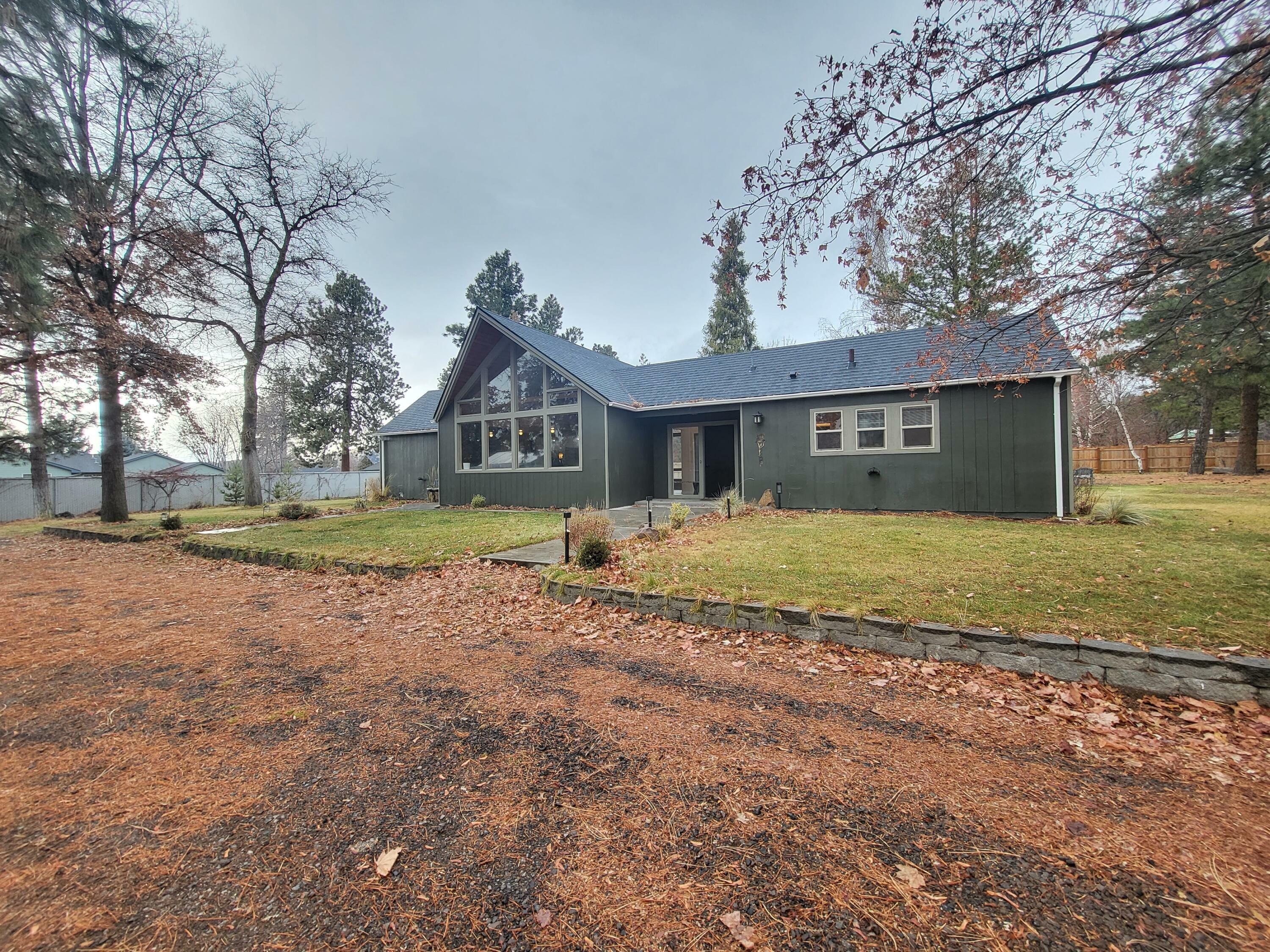 Property Photo:  221 Pine Grove Road  OR 97603 