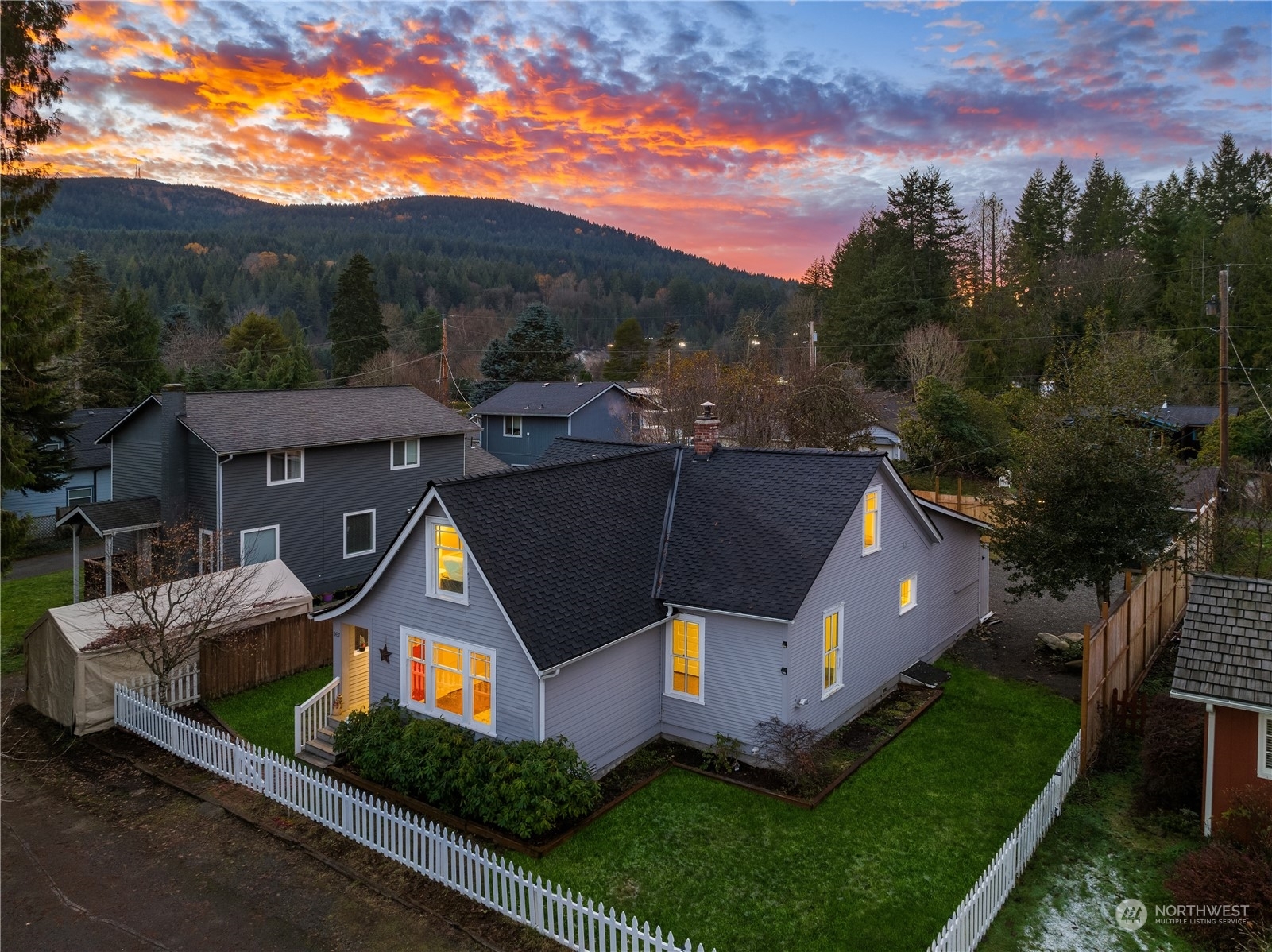 Property Photo: 8437 309th Place SE WA 98050