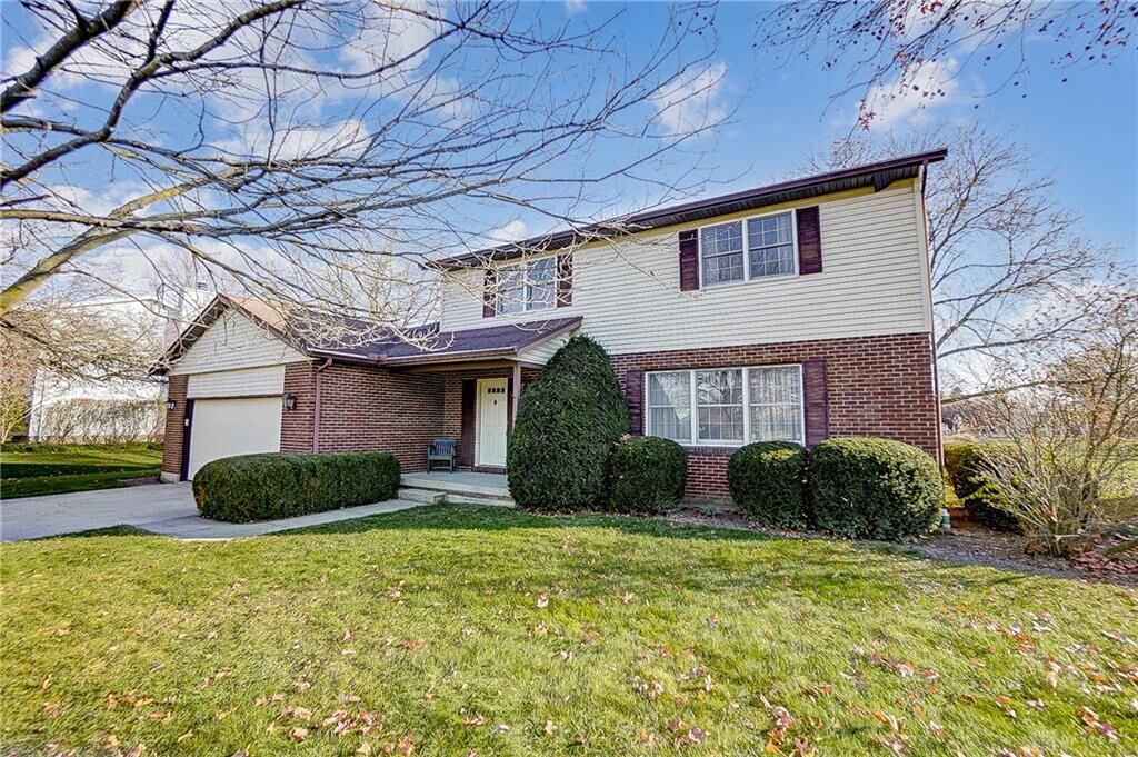 Property Photo: 2405 Rockingham Drive OH 45373