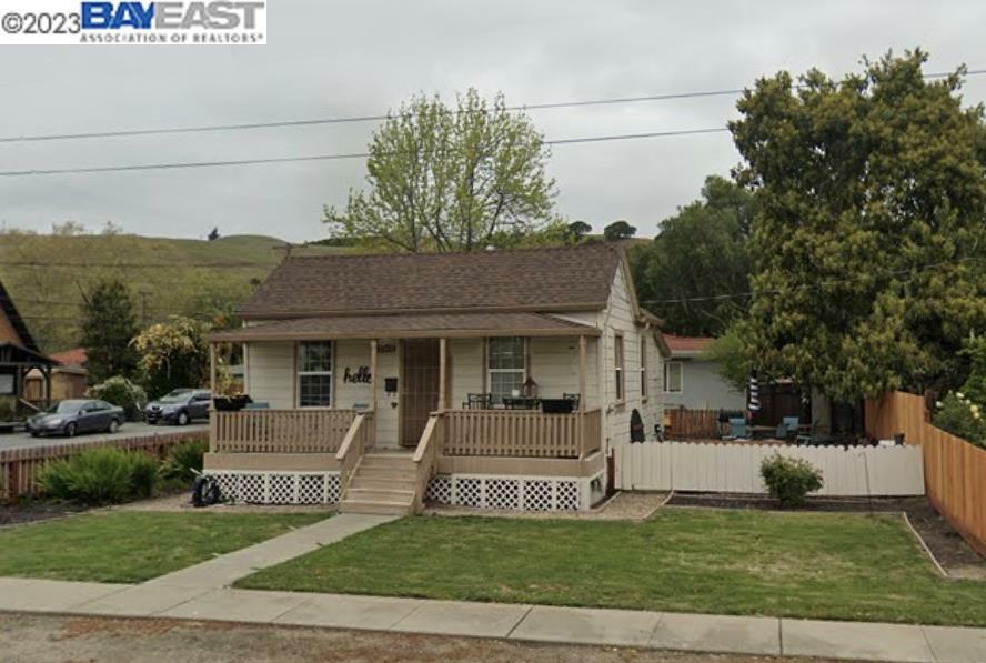Property Photo: 37510 3rd St CA 94536