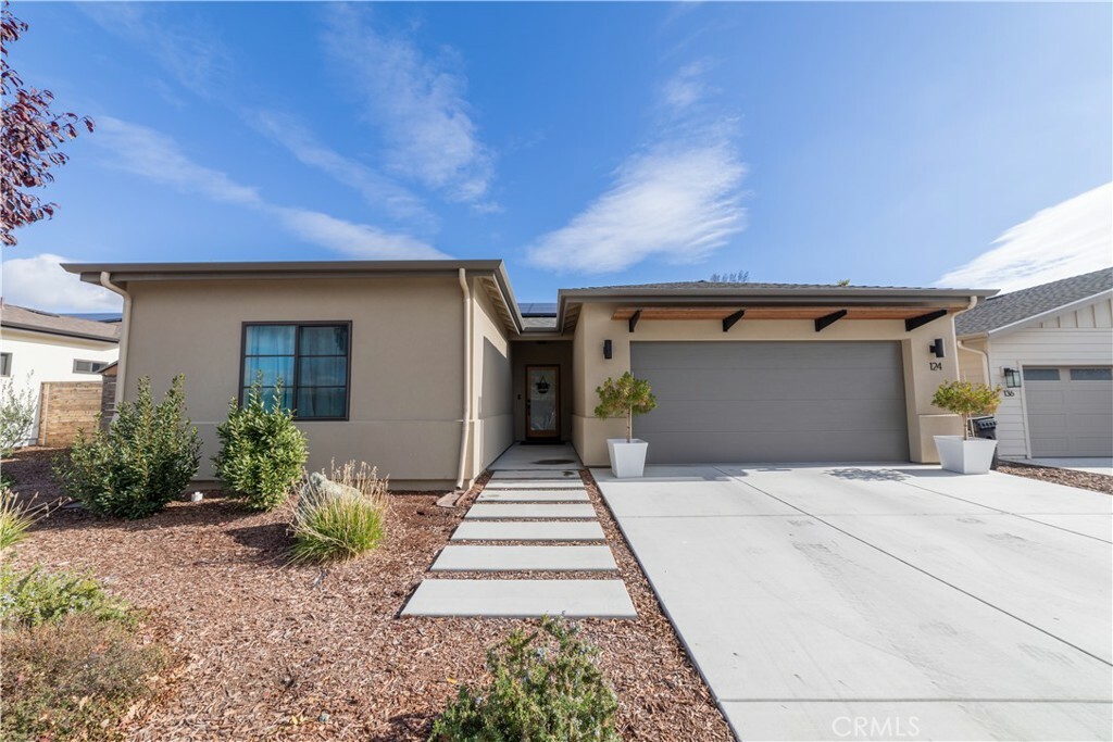 Property Photo:  124 Rowan Way  CA 93465 