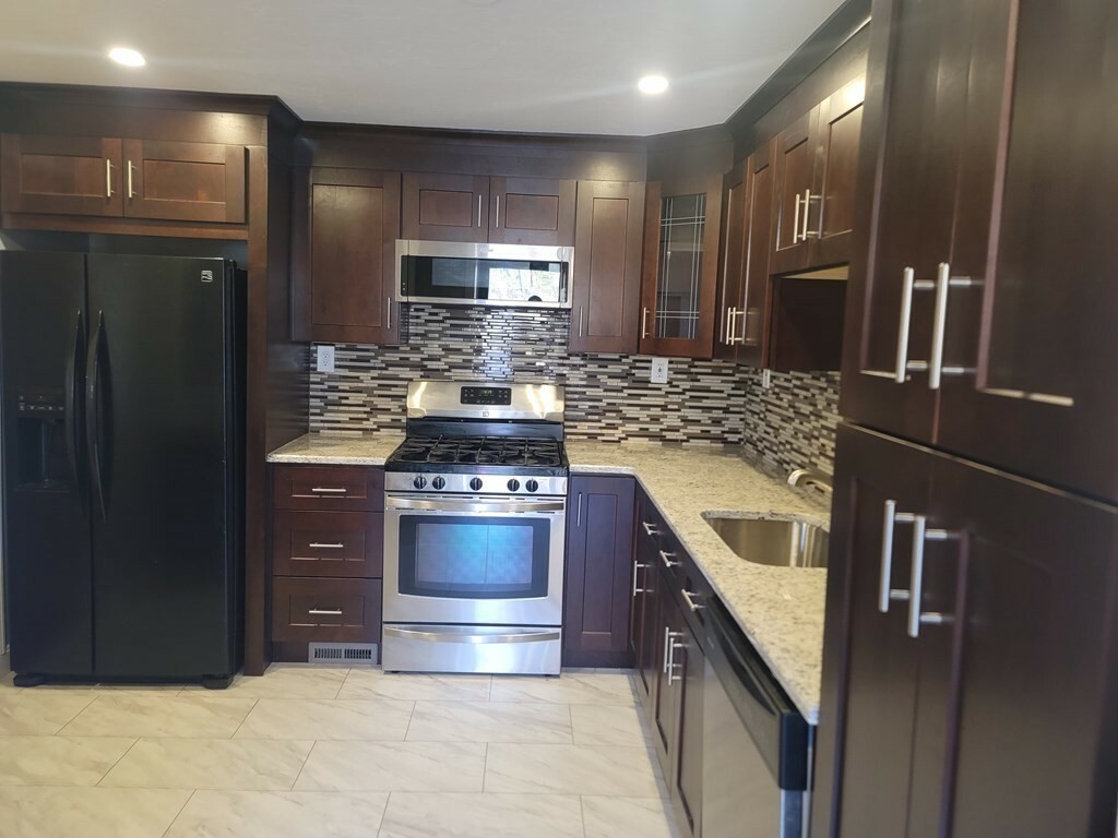 Property Photo: 237 South St 44 MA 01545