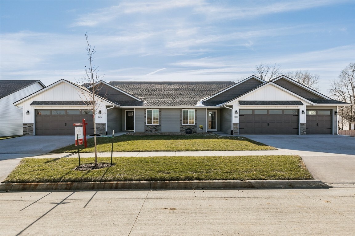 Property Photo:  1615 Petrus Drive NE  IA 52402 