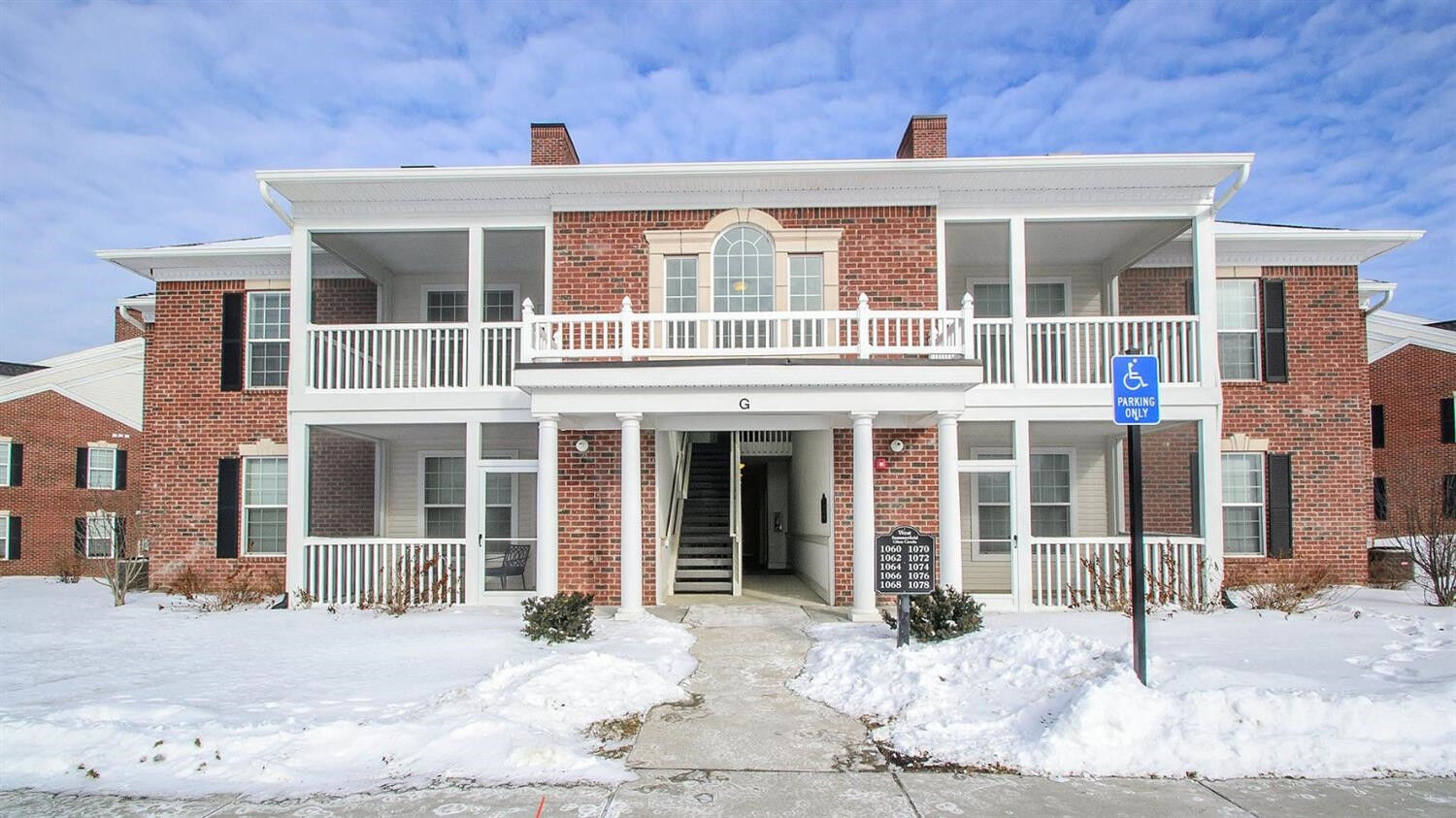 Property Photo:  1064 W Summerfield Glen Circle  MI 48103 