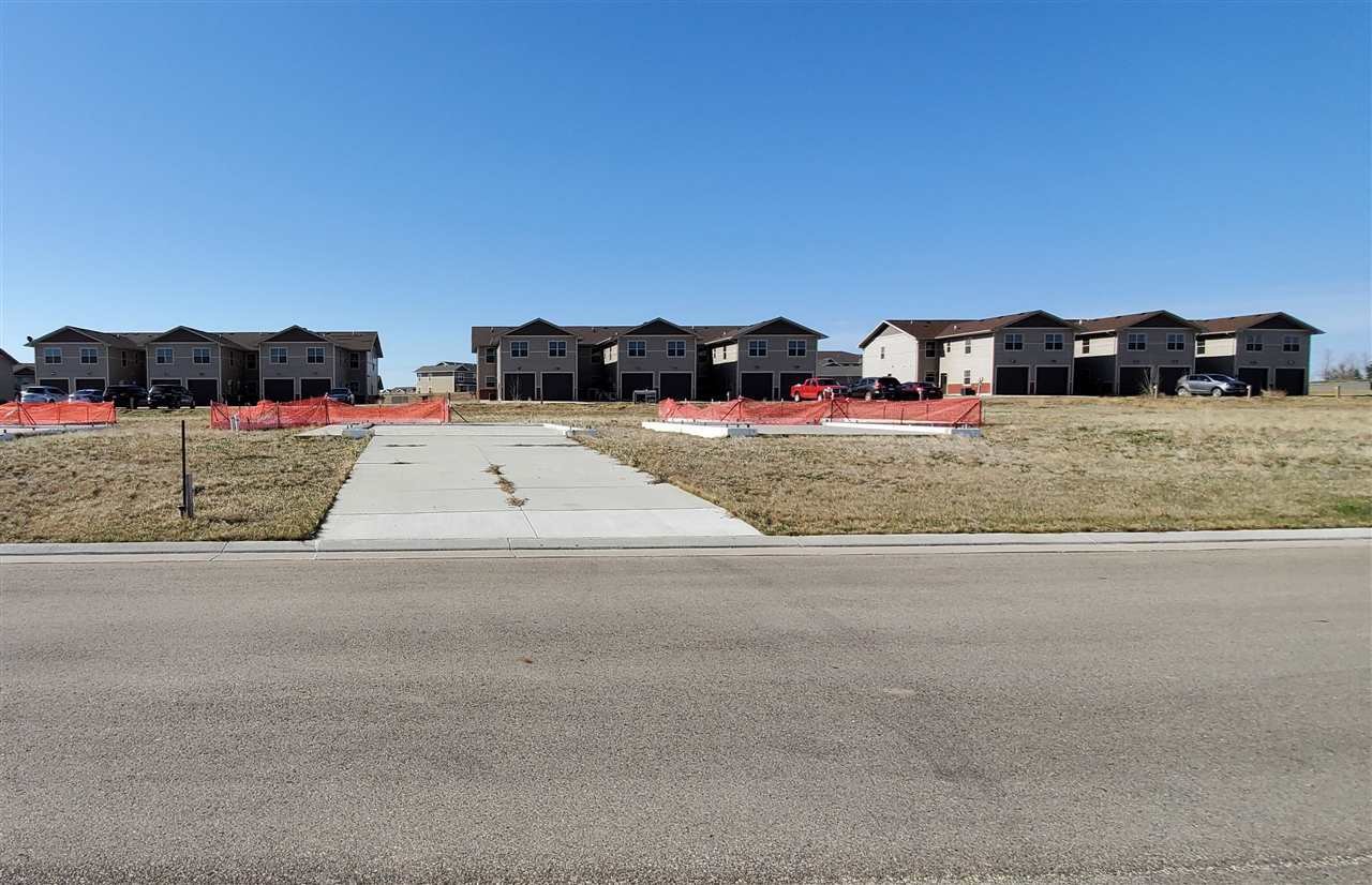 Property Photo:  1476 N Elm St Block 52 Lot 20  ND 58852 