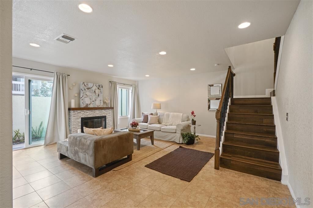 Property Photo:  2469 Caminito Venido  CA 92107 