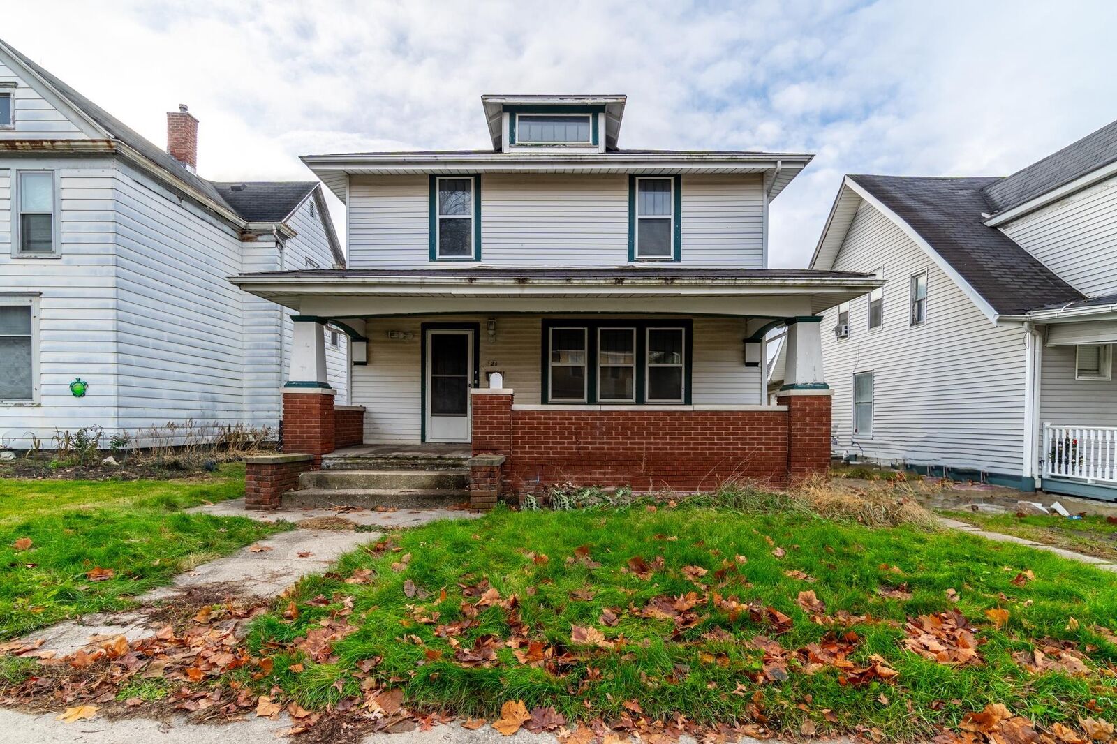 Property Photo:  321 W Leith Street  IN 46807-1438 