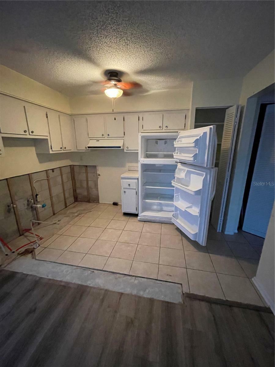 Property Photo:  21150 Gertrude Avenue R6  FL 33952 