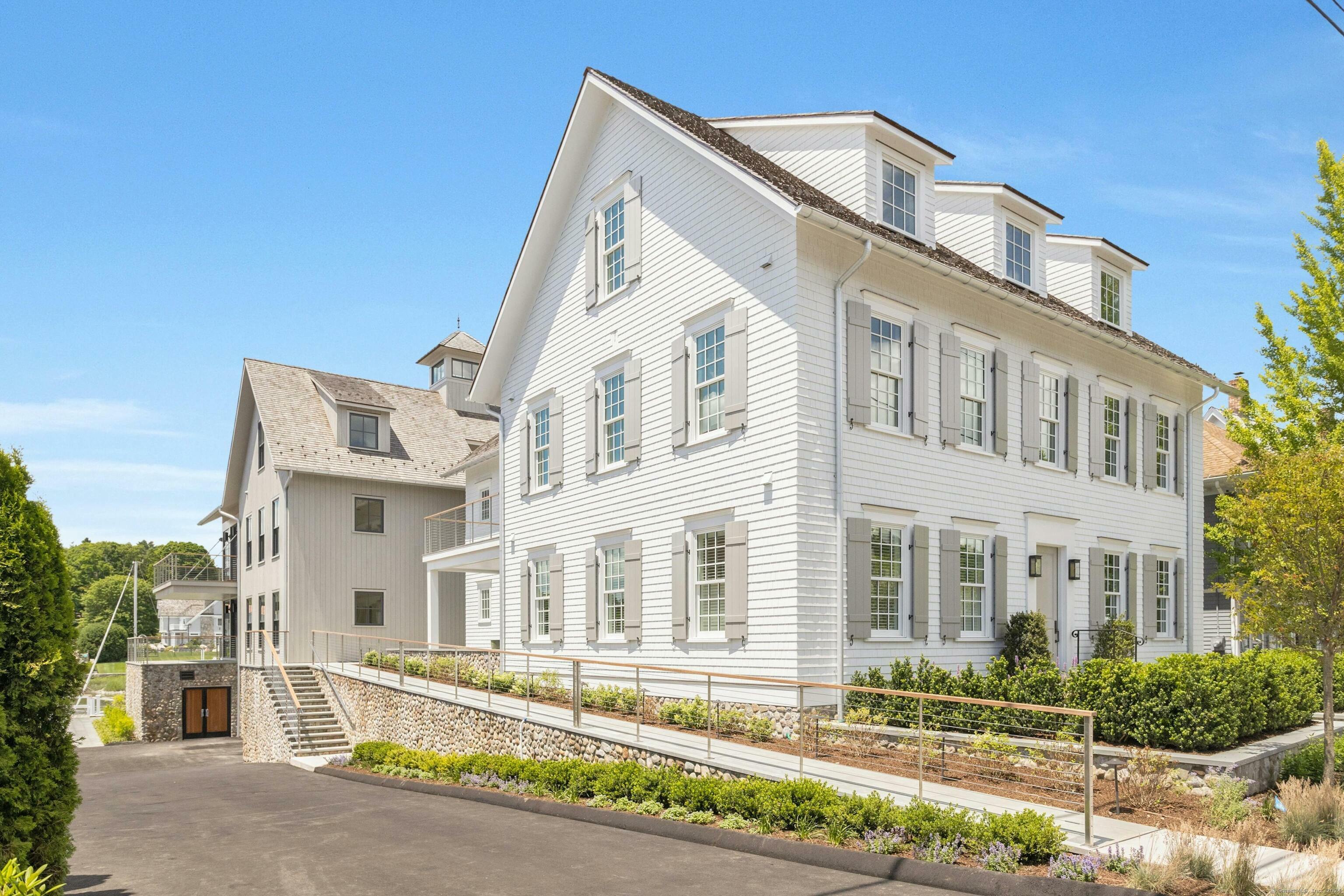143 Rowayton Avenue C  Norwalk CT 06853 photo
