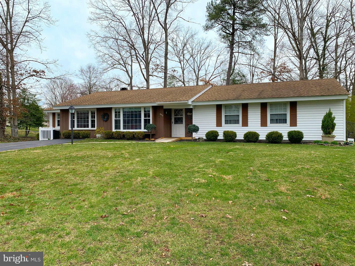 Property Photo:  3909 Brewster Court  MD 20601 