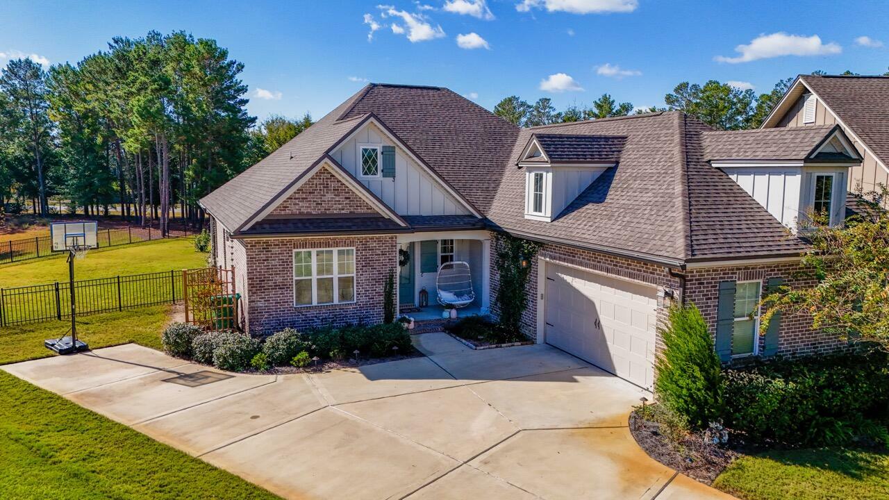 Property Photo: 636 Meadow Lake Drive FL 32439