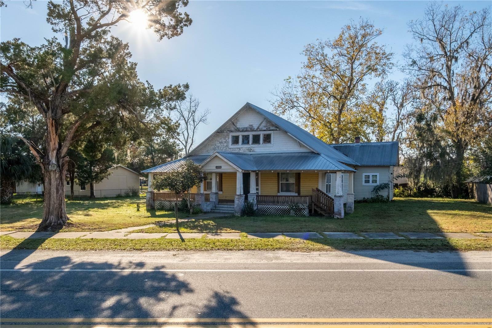 Property Photo: 18996 Charlotte Avenue FL 32622