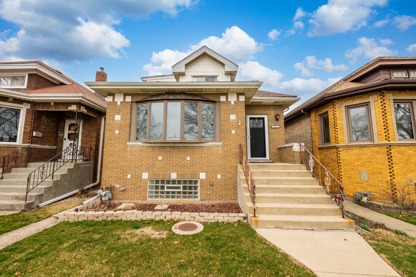 Property Photo: 7914 W Sunset Drive IL 60707