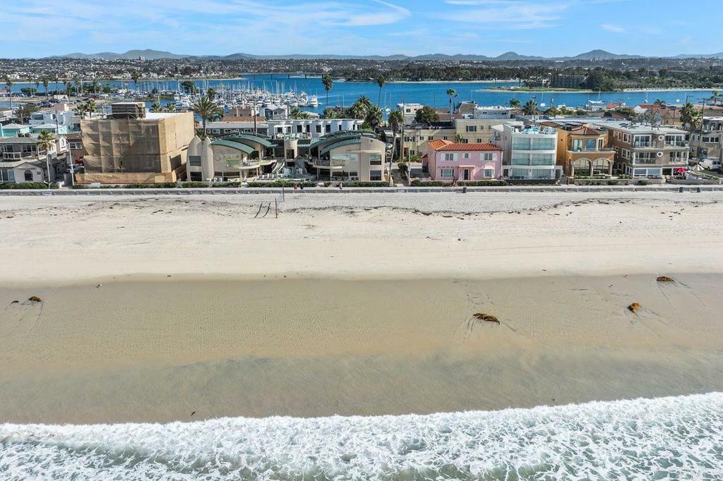 Property Photo:  3443 Ocean Front Walk  CA 92109 