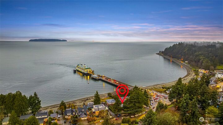 Property Photo: 9107 Fauntleroy Way SW WA 98136