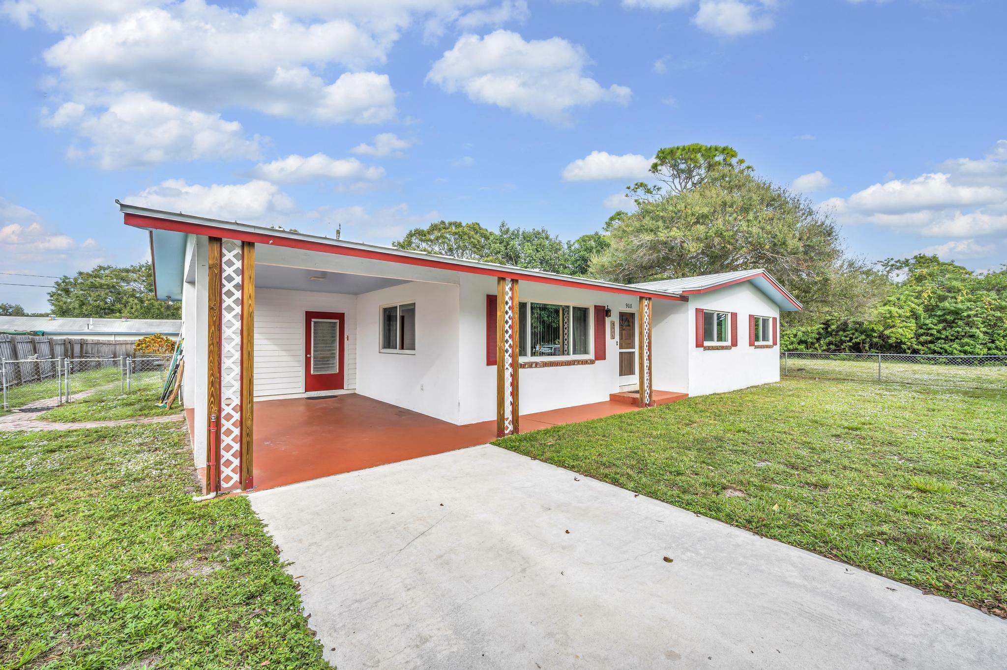 Property Photo:  908 Skylark Drive  FL 34982 