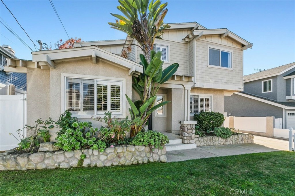 Property Photo:  1902 Belmont Lane A  CA 90278 