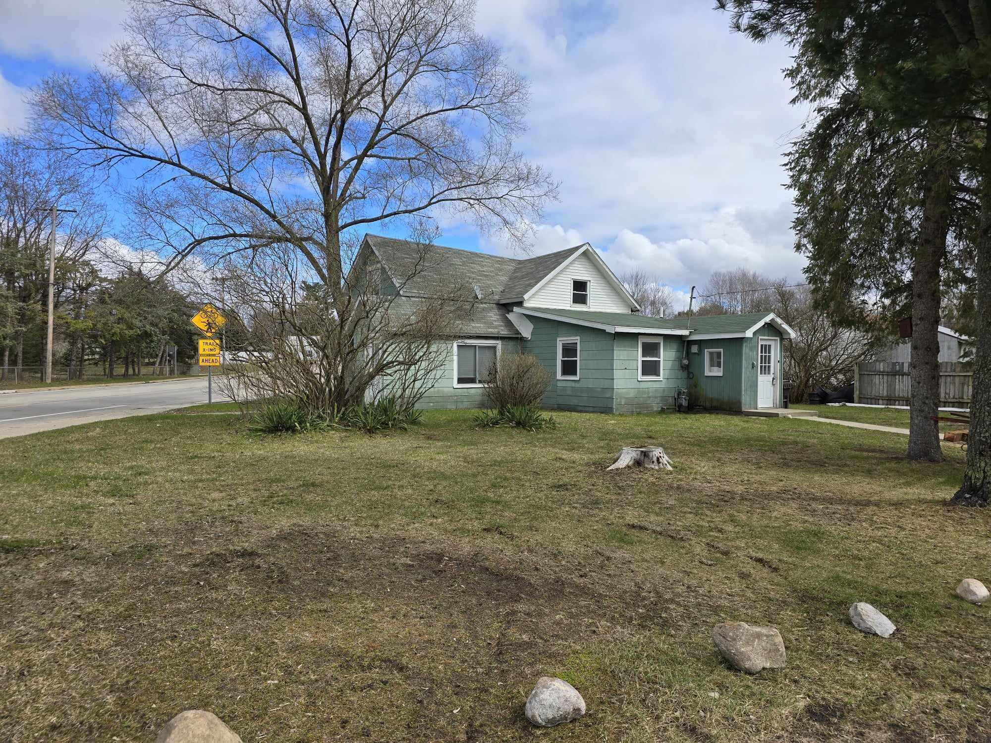 Property Photo: 810 Colburn Ave Avenue MI 49307