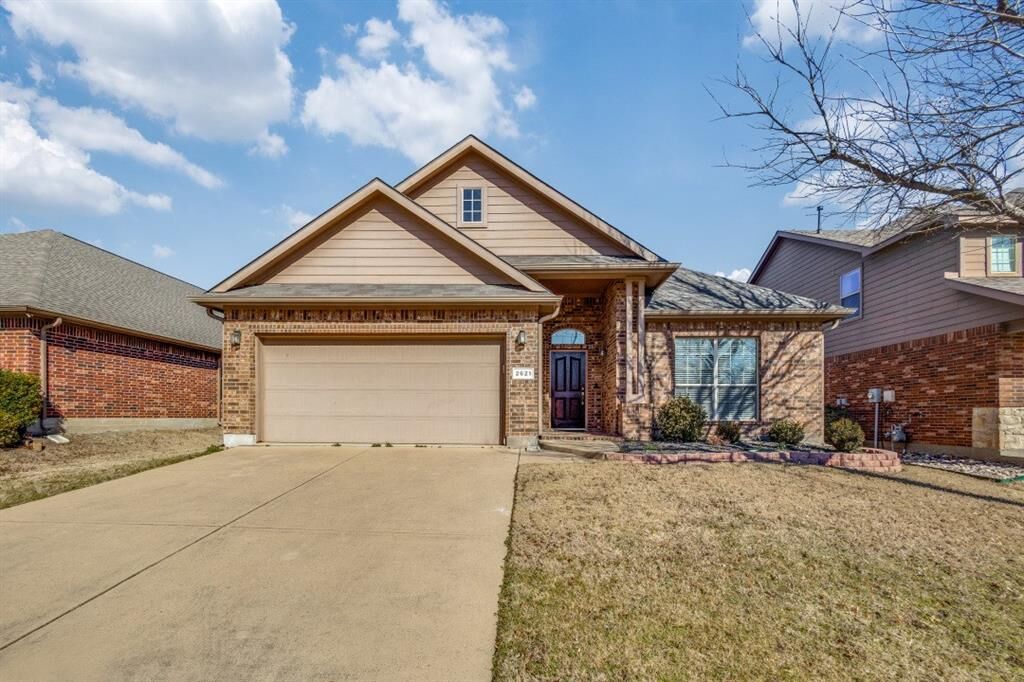 Property Photo:  2621 Triangle Leaf Drive  TX 76244 