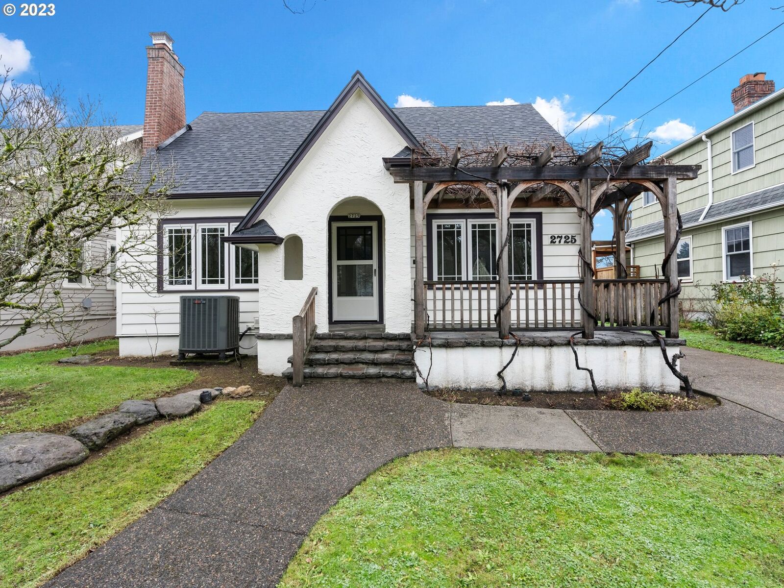 Home for sale in Portland 2725 NE 68th Ave, Portland, OR 97213