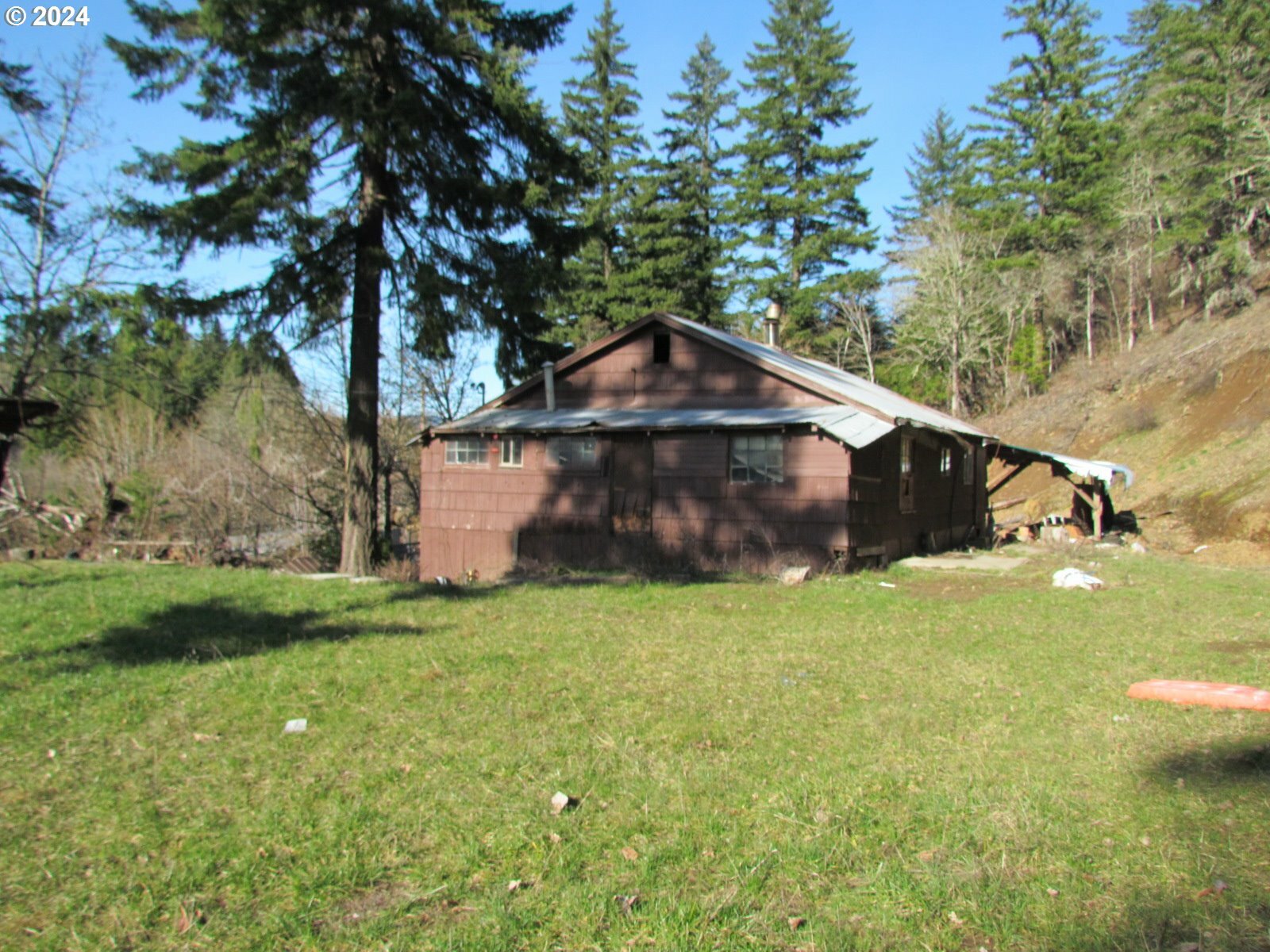 Property Photo:  698 Highway 141  WA 98672 