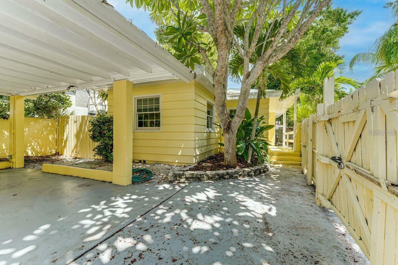 Property Photo:  8115 Midnight Pass Road  FL 34242 