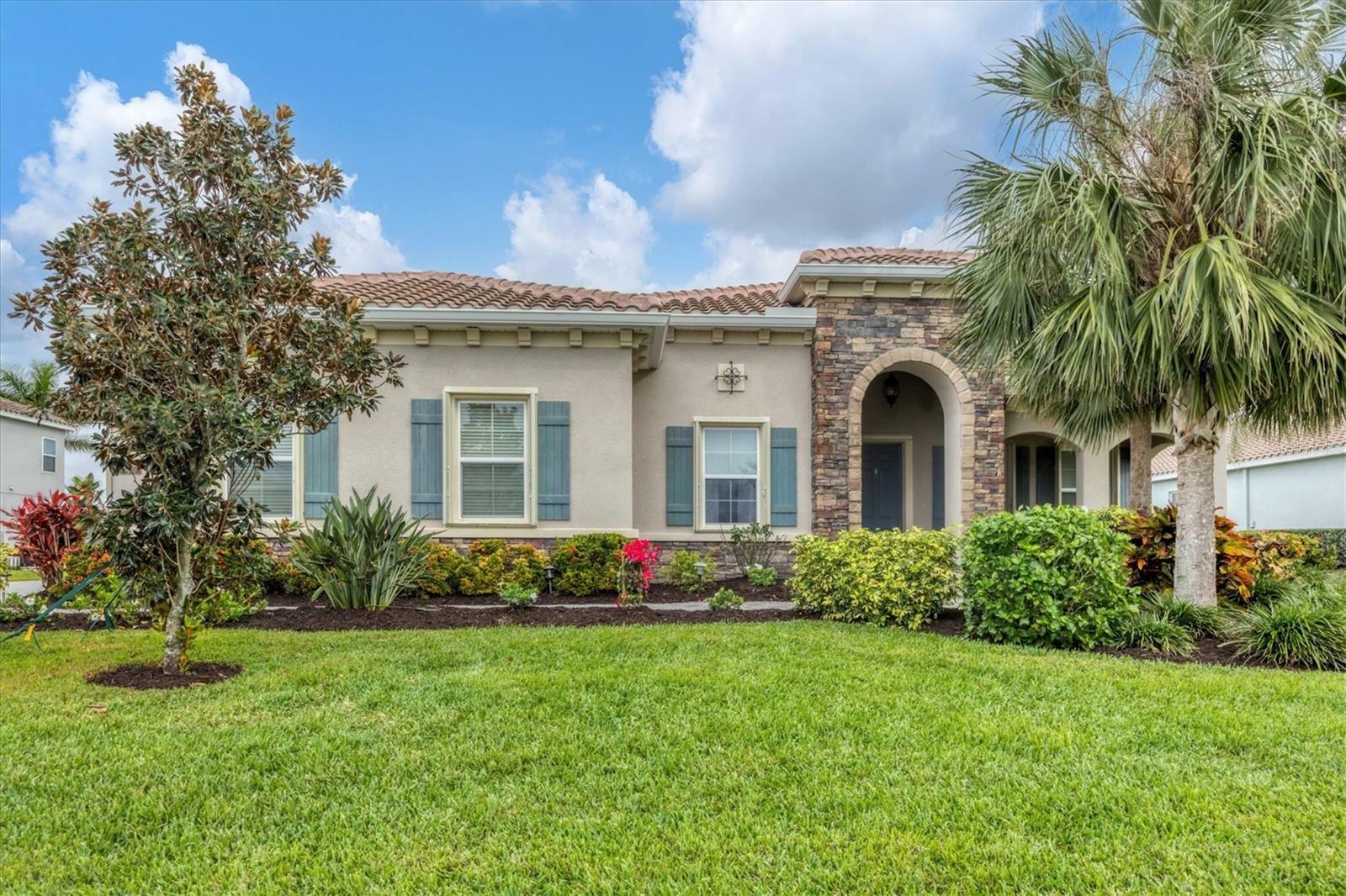 Property Photo: 207 167th Boulevard E FL 34212