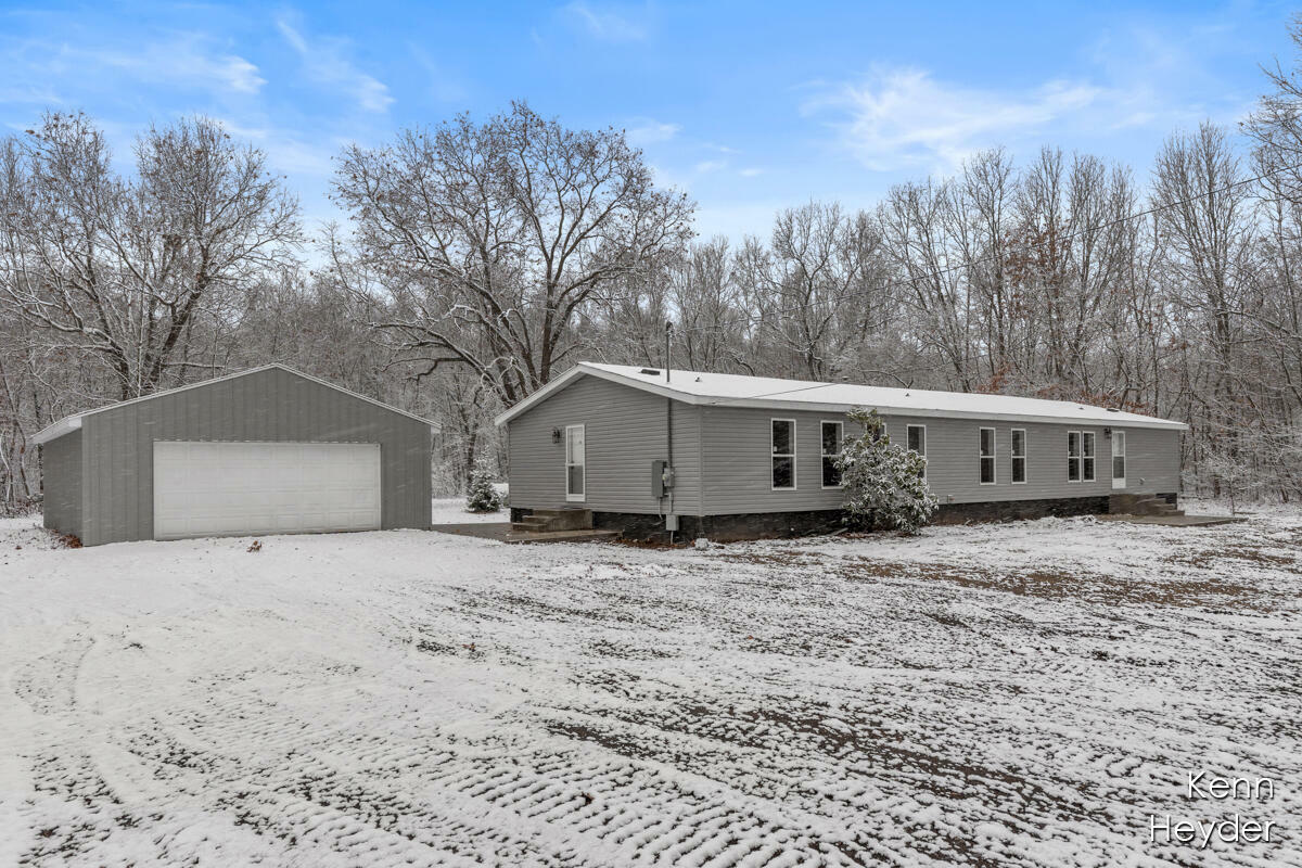 Property Photo:  12381 Saddler Road  MI 49080 