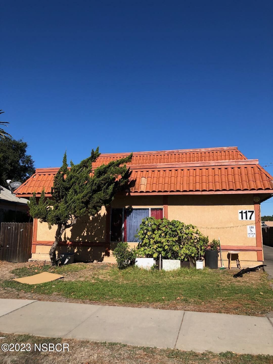 Property Photo:  117 W Fesler Street A,B,C,D,E  CA 93458 