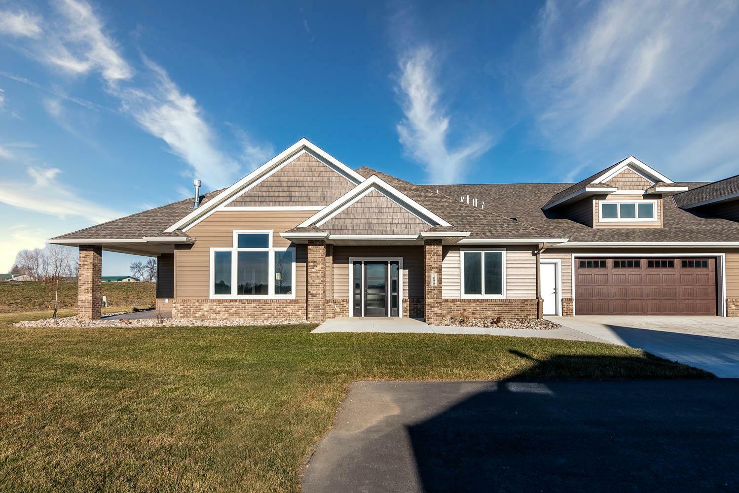 Property Photo: 1022 Saba Boulevard MN 56001