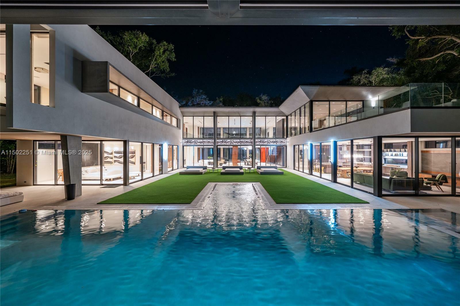 5245 Oak Lane  Coral Gables FL 33156 photo