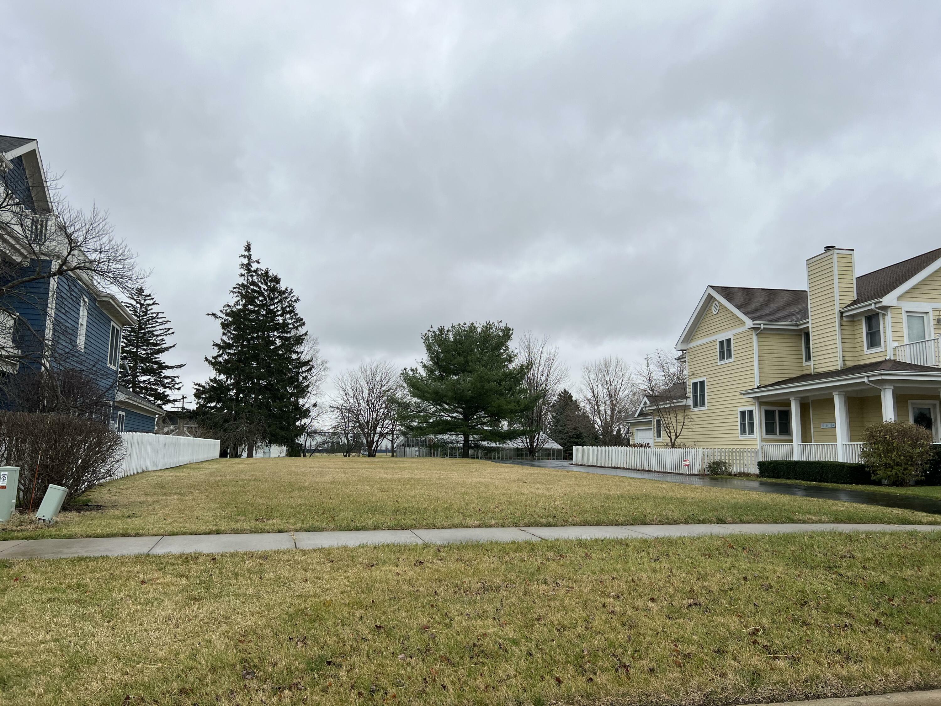 3495 Bluegrass Way  St. Joseph MI 49085 photo