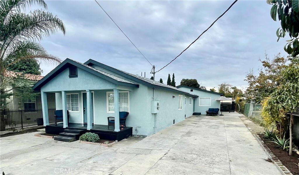 Property Photo:  1644 E 113th Street  CA 90059 