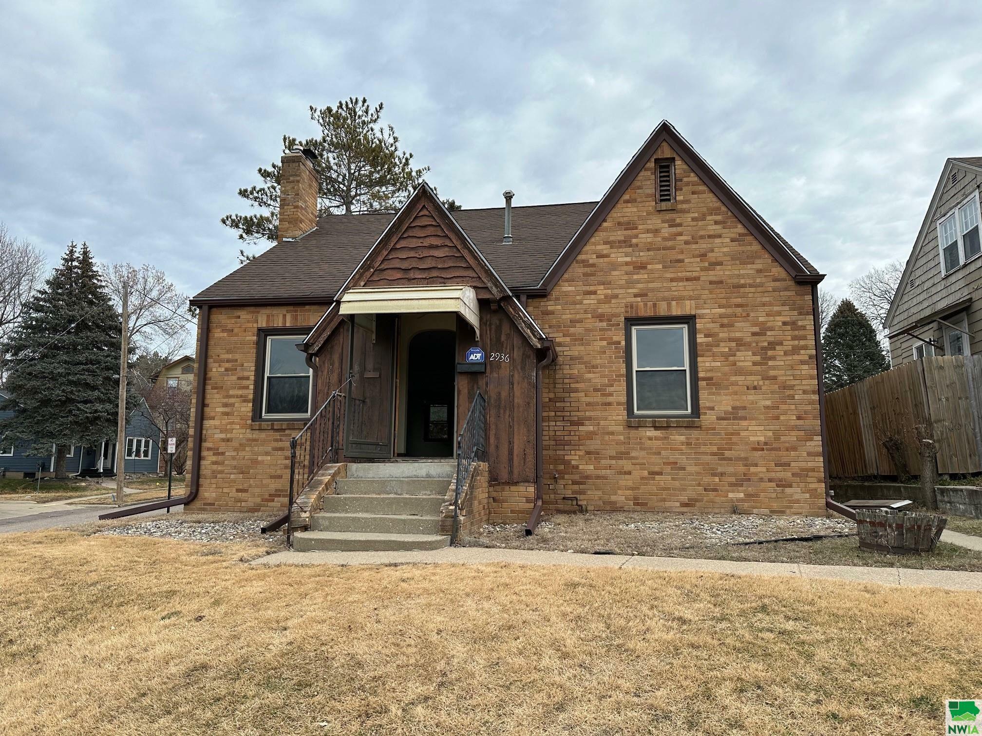 Property Photo:  2936 Pierce St  IA 51104 