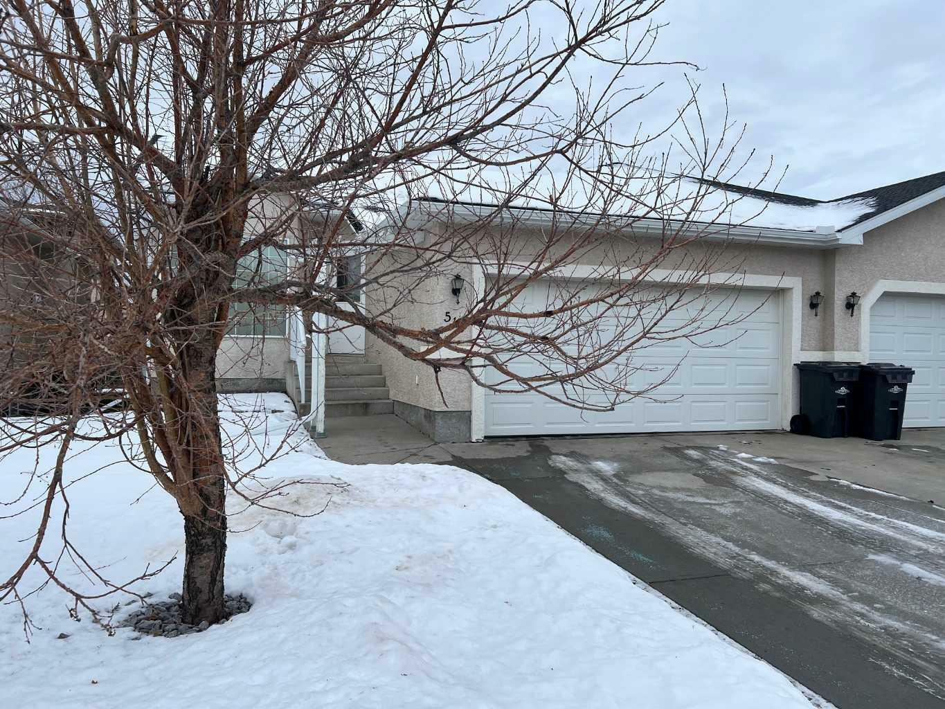 Property Photo: 519 Lineham Acres Drive NW AB T1V 2A9