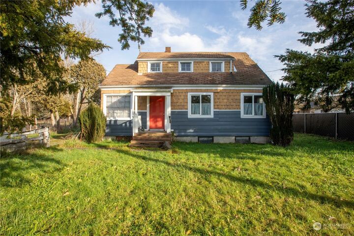 Property Photo:  14611 E State Route 162  WA 98630 