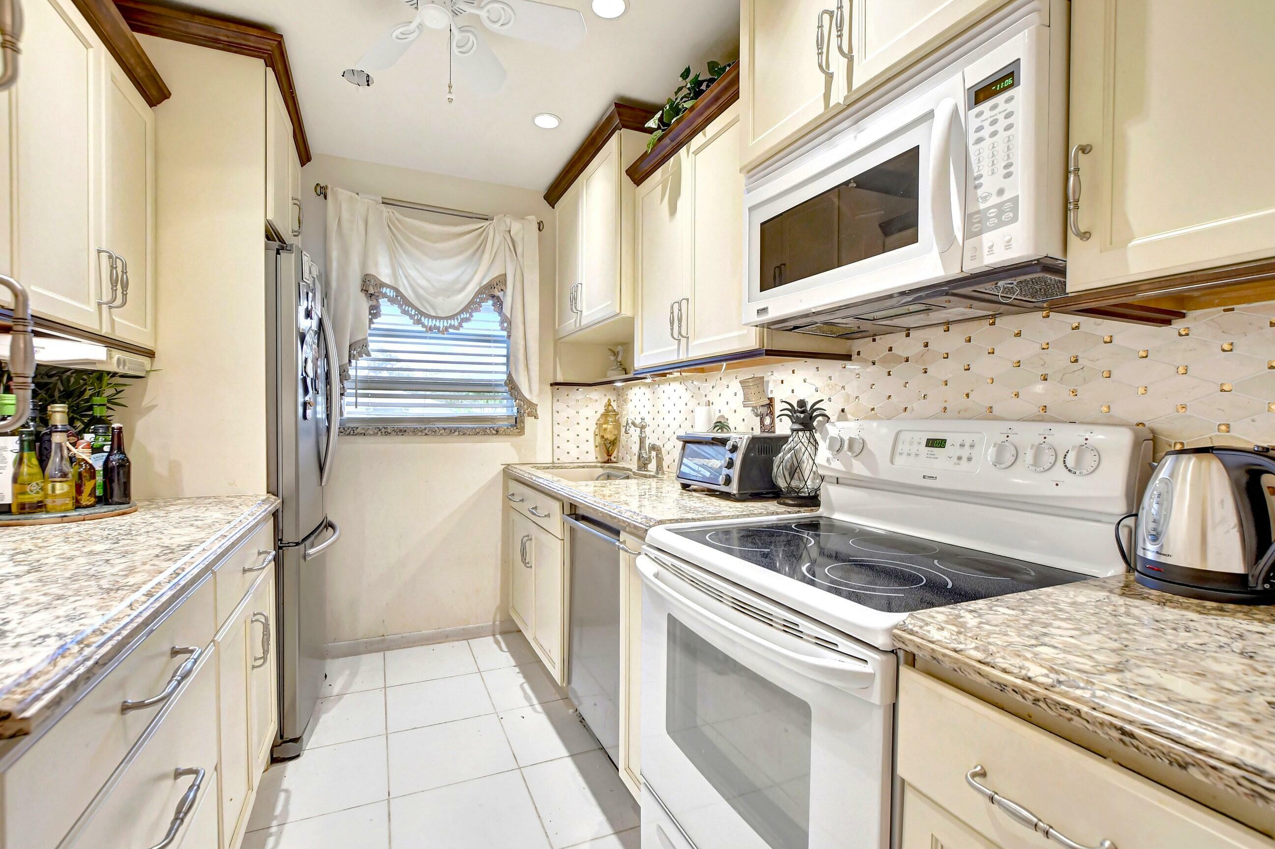 Property Photo:  1105 Circle Terrace W A  FL 33445 