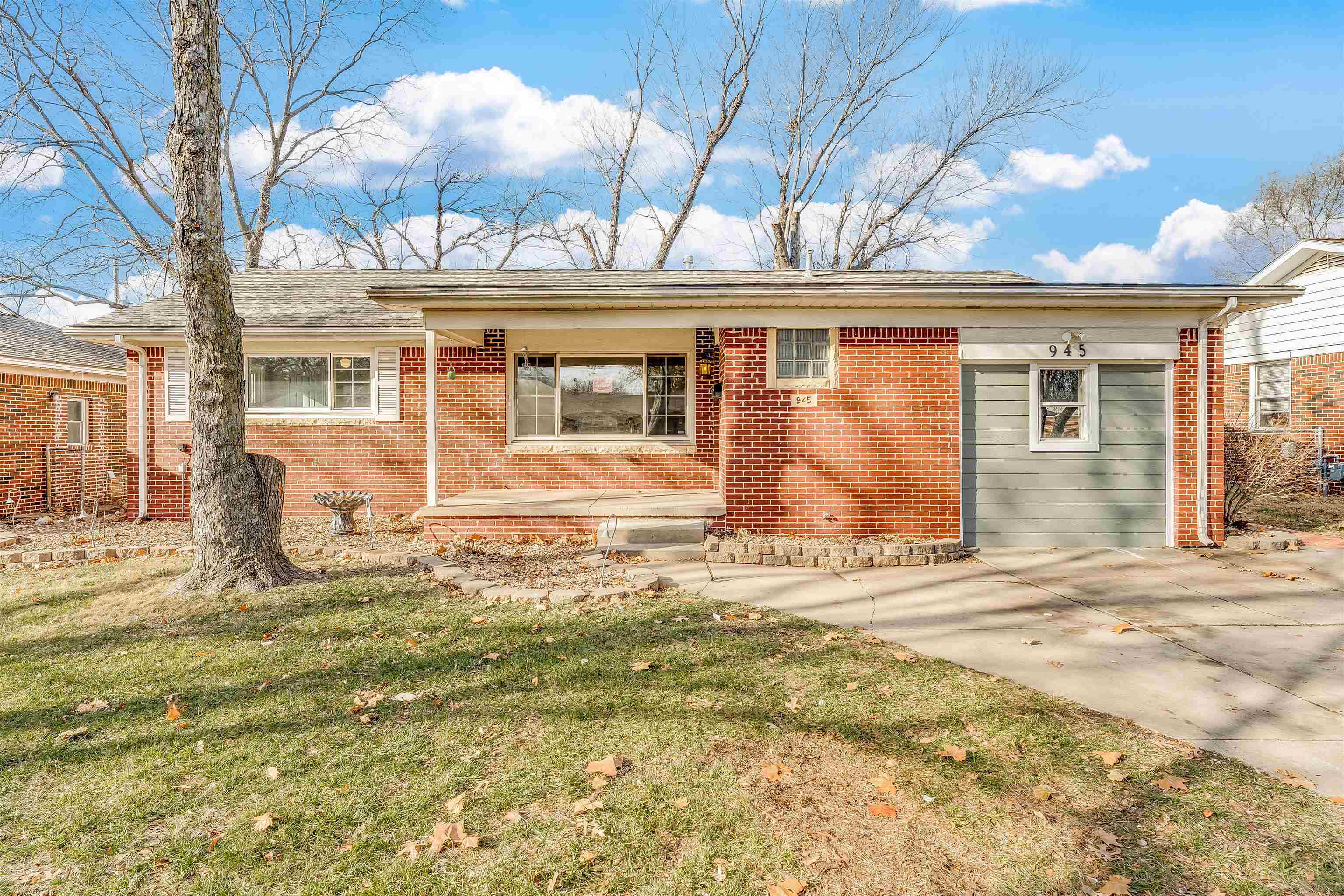 Property Photo:  945 S Drury Ln  KS 67207 