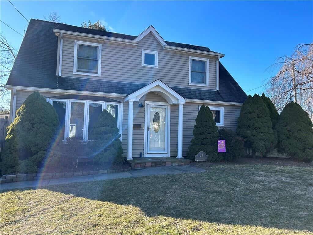 Property Photo: 24 Meetinghouse Lane CT 06460