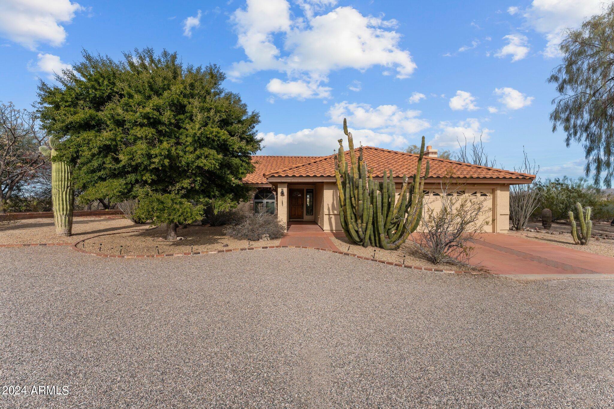 Property Photo:  1050 S Camino De Alegre --  AZ 85390 