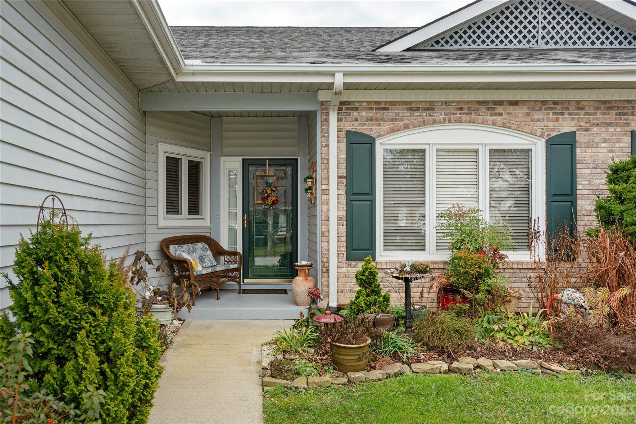 Property Photo:  8 Country Meadows Lane  NC 28792 