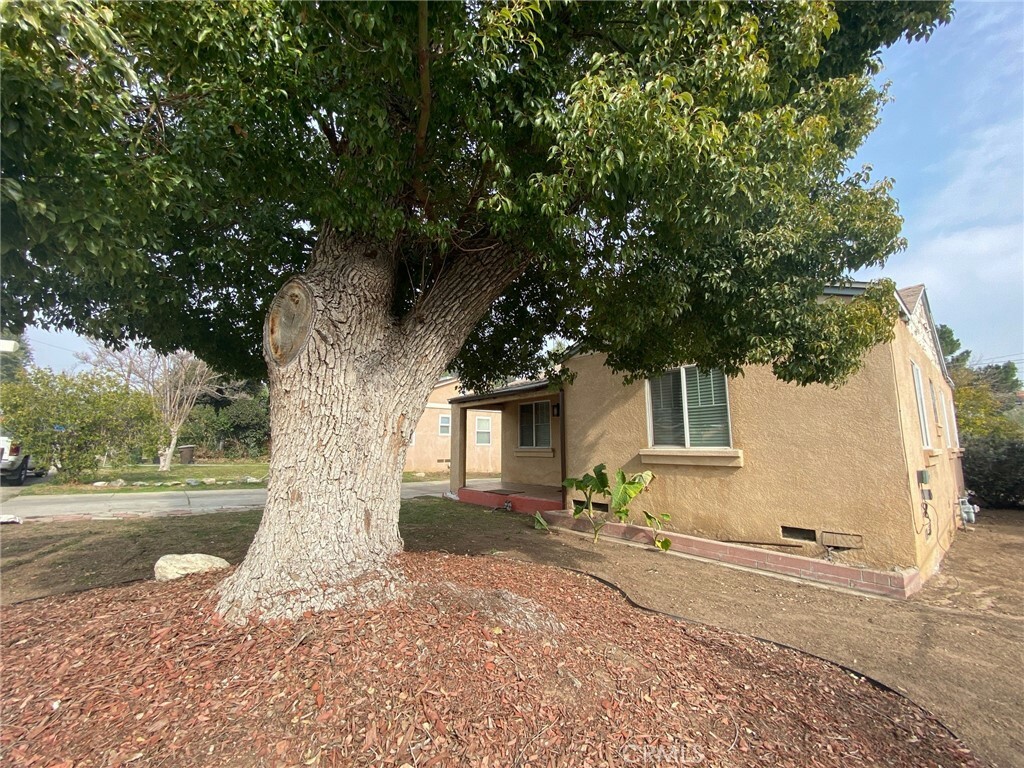 Property Photo:  1422 Bothwell Avenue  CA 92324 
