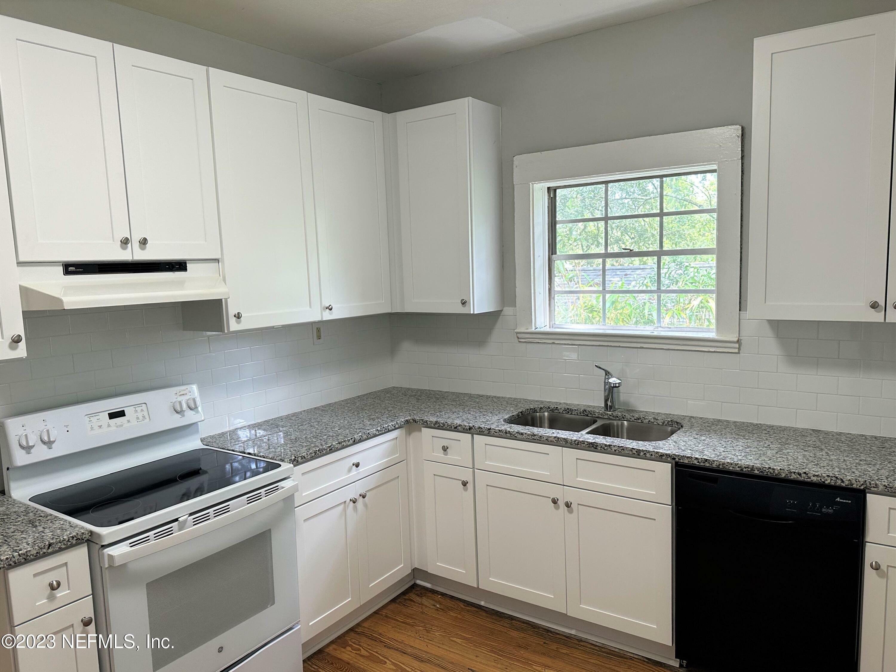 Property Photo: 1418 Dancy Street FL 32205