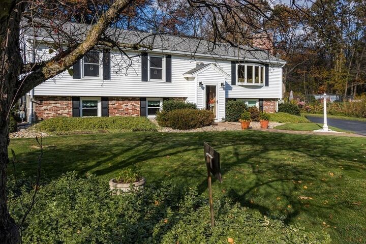 Property Photo: 4 Oxbow Dr MA 01887