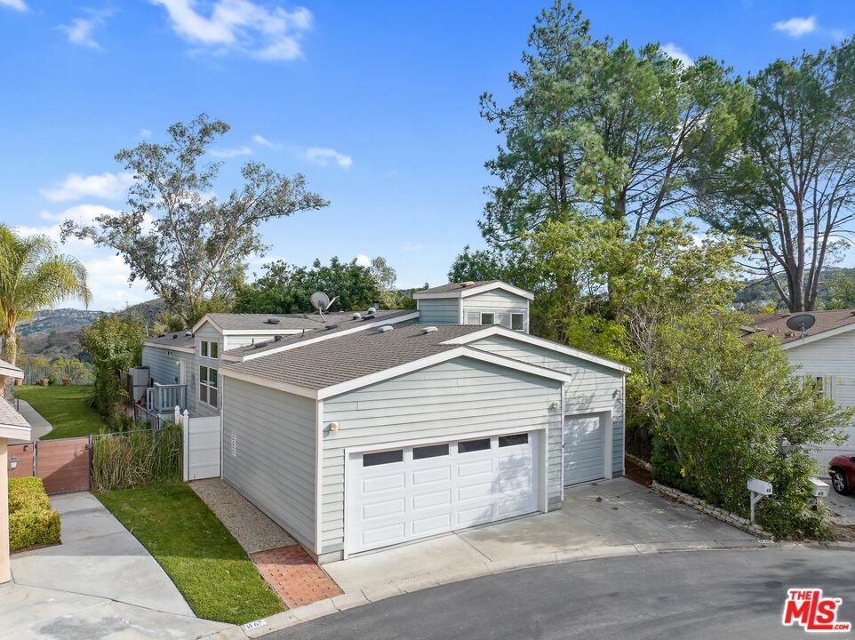 Property Photo: 23777 Mulholland Hwy 68 CA 91302