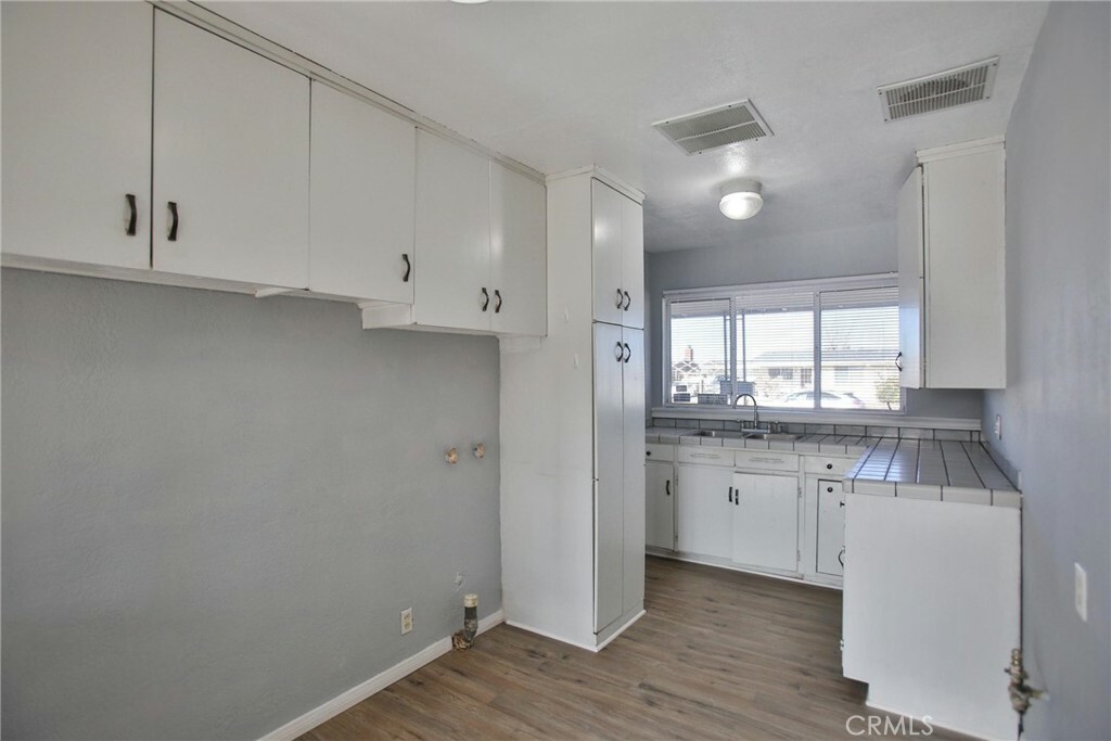 Property Photo: 1634 Sweetbrier Street CA 93550