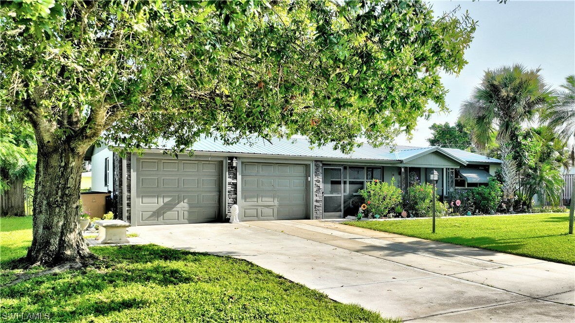 Property Photo:  1313 Barnsdale Street E  FL 33936 