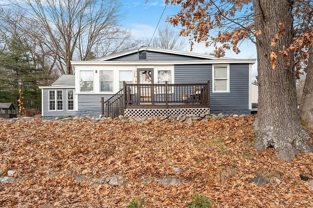 Property Photo:  228 Lakeview  MA 01879 
